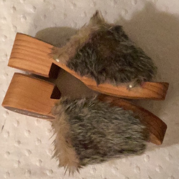 COPY - N N B FREE people, brown blond faux fur platforms block heel wooden sand… - Picture 8 of 9